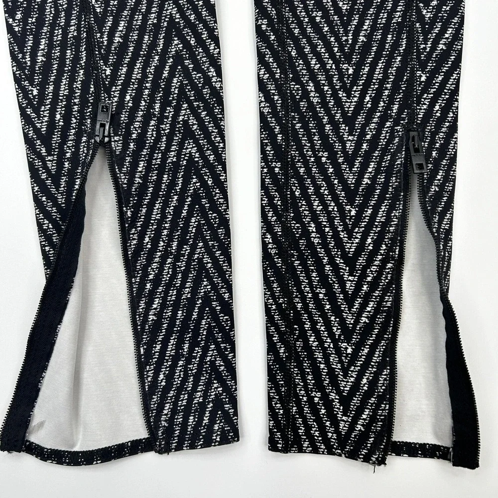 Rag & Bone Active Lawson Chevron Leggings Cropped Ankle Zip Size XS Black White - Picture 3 of 9